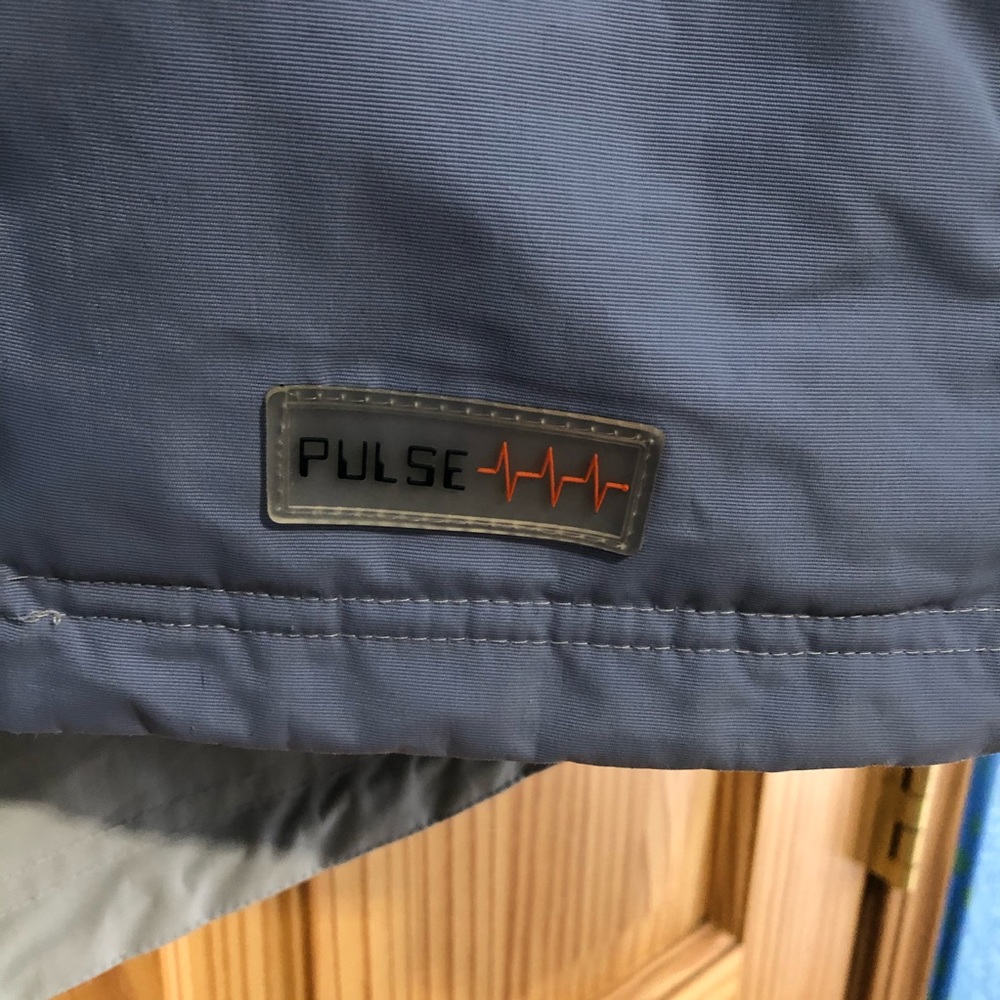 Women’s Snowboard Jacket - Picture 2 of 5